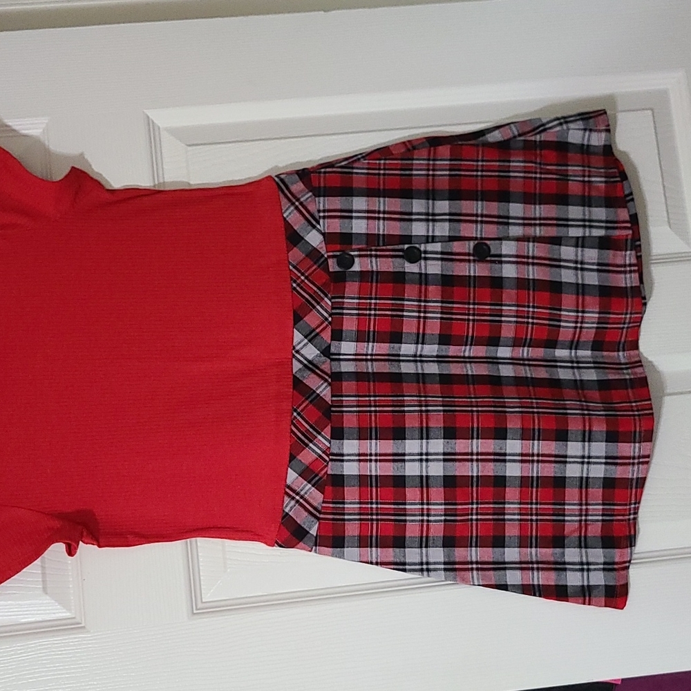 Red girls dress - Picture 3 of 3